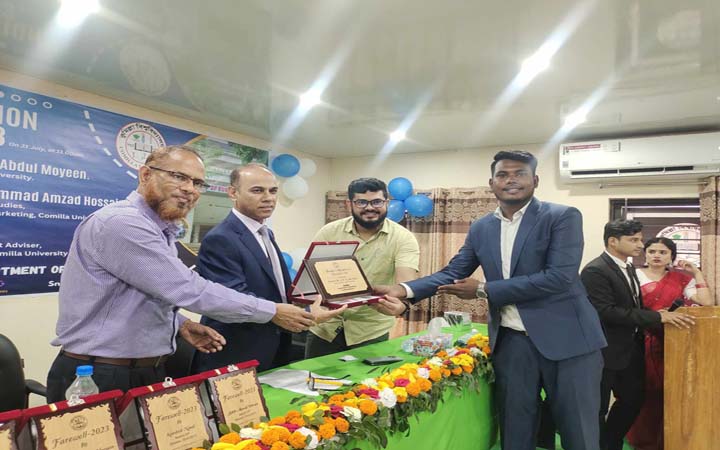 দেশে দুর্নীতি হচ্ছে বলেই উন্নতি হচ্ছে: কুবি উপাচার্য