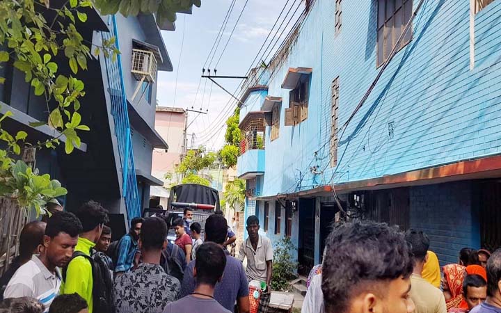 ঈশ্বরদীতে গৃহবধূকে জবাই করে হত্যা