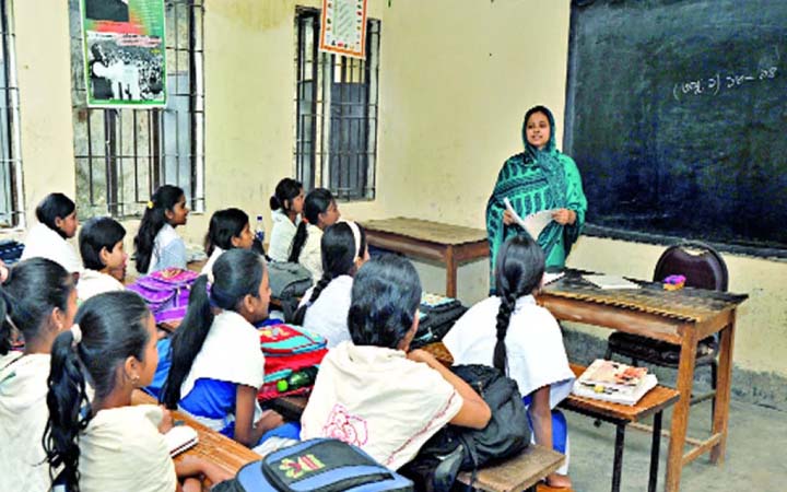 প্রাথমিক বিদ্যালয়ের শিক্ষকদের আন্তঃবদলি কার্যক্রমে বাধা নেই