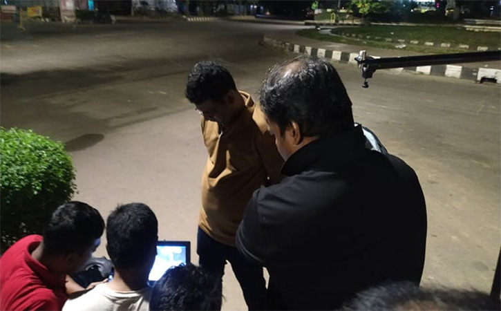 খামারবাড়ী  এলাকায় বোমাসদৃশ বস্তু উদ্ধার