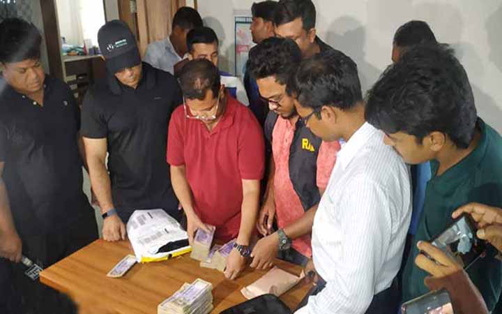 ক্যাসিনোর সেলিমের বাসা থেকে  ২১ লাখ টাকা জব্দ