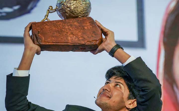 আন্তর্জাতিক শিশু শান্তি পুরস্কার পেলেন বাংলাদেশের সাদাত
