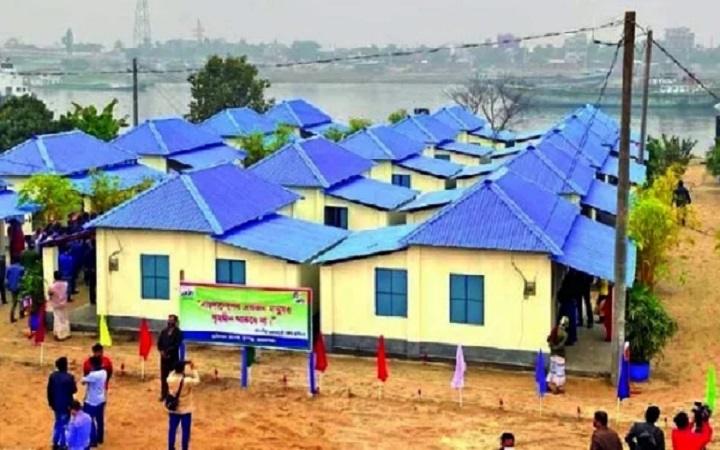 ৭০ হাজার গৃহহীন পরিবার পাকা ঘর পেলেন