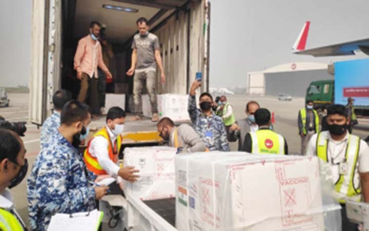 দেশে এসে পৌঁছেছে চুক্তির ৫০ লাখ ডোজ ভ্যাকসিন