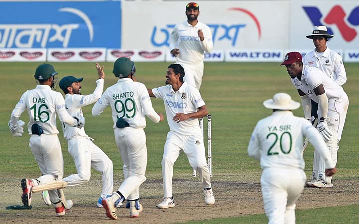 তাইজুল,নাঈমের ঘুর্ণিতে ১১৭ রানে অলআউট ক্যারিবীয়রা,২৩১ রানের টার্গেট টাইগারদের সামনে