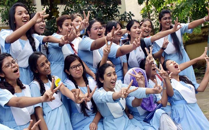 আজ থেকে এইচএসসির ফরম পূরণের টাকা ফেরত পাচ্ছেন শিক্ষার্থীরা