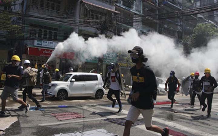 মিয়ানমারে নিরাপত্তা বাহিনীর গুলিতে আরো ১১ জনের মৃত্যু