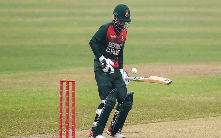 বড় টার্গেট তাড়া করতে নেমে শুরুতে ব্যাটিং বিপর্যয়ে বাংলাদেশ