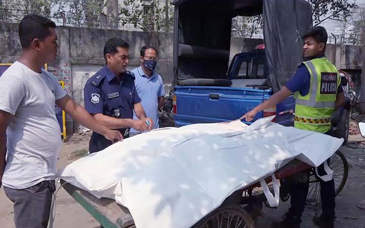সাভারে সড়ক দুর্ঘটনায় নারীসহ নিহত ২