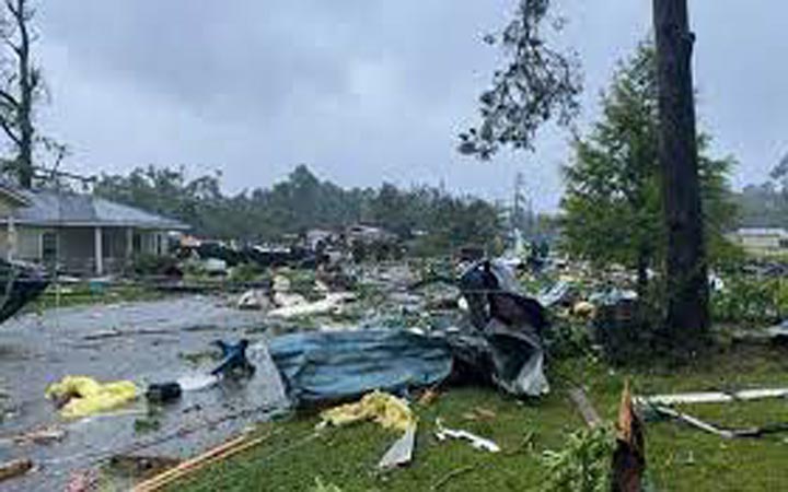 যুক্তরাষ্ট্রে ঝড়ের সময় গাড়ি দুর্ঘটনায় শিশুসহ নিহত ১০