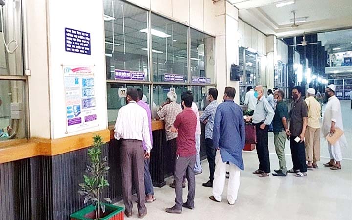 লকডাউনে ব্যাংক খোলা না বন্ধ সিদ্ধান্ত আজ