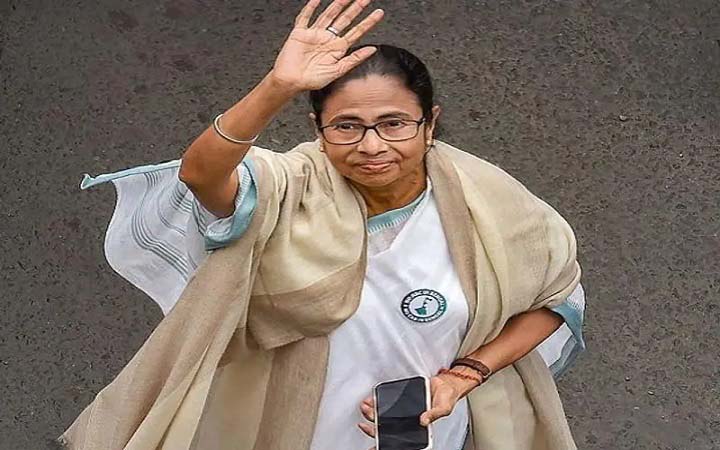 বিকেলে দিল্লি যাবেন মমতা
