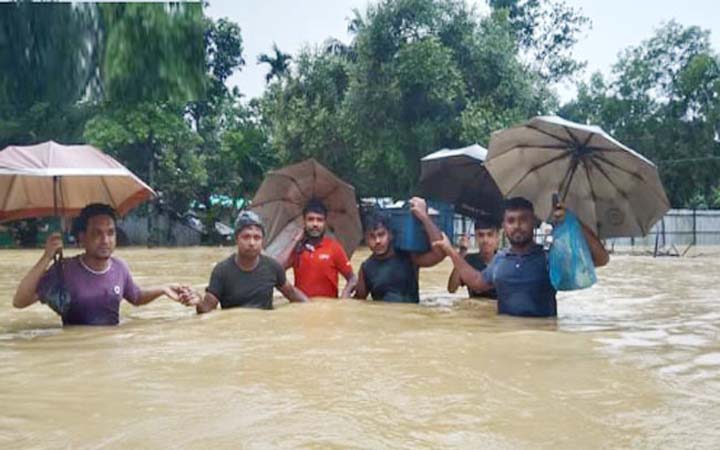 কক্সবাজারে ৫ লাখ মানুষ পানিবন্দি