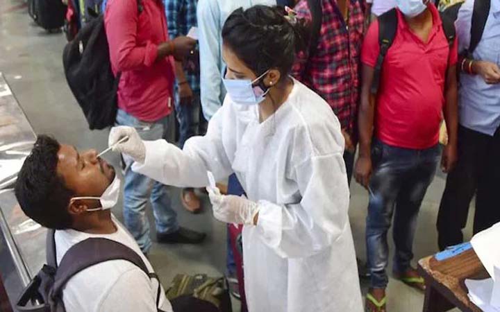 পশ্চিমবঙ্গ : কমেছে করোনা সংক্রমণ, একদিনে মৃত্যু ১২