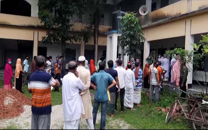 কুষ্টিয়ায় ইউনিয়ন পর্যায়ে গণটিকা দেওয়া শুরু