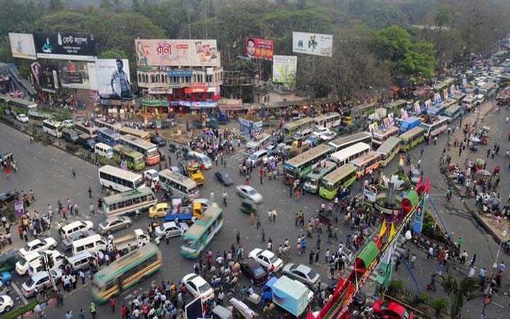 ১৯ দিন পর সড়কে গণপরিবহন