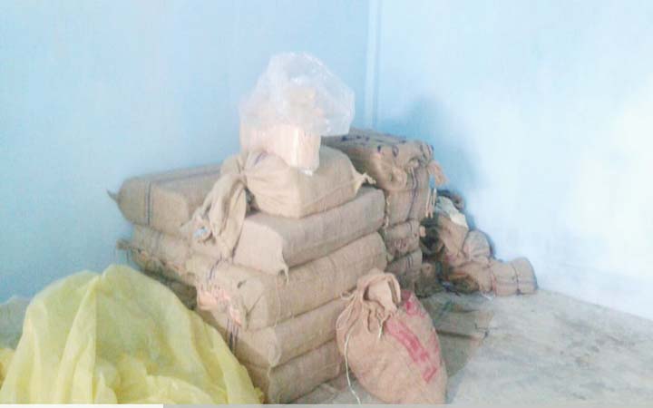 সুনামগঞ্জে ৪ লাখ ২০ হাজার নকল ব্যন্ডরোলযুক্ত বিড়ি জব্দ