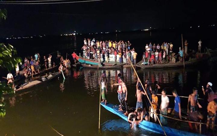 ব্রাহ্মণবাড়িয়ায় ট্রলারডুবি : ২০ লাশ উদ্ধার