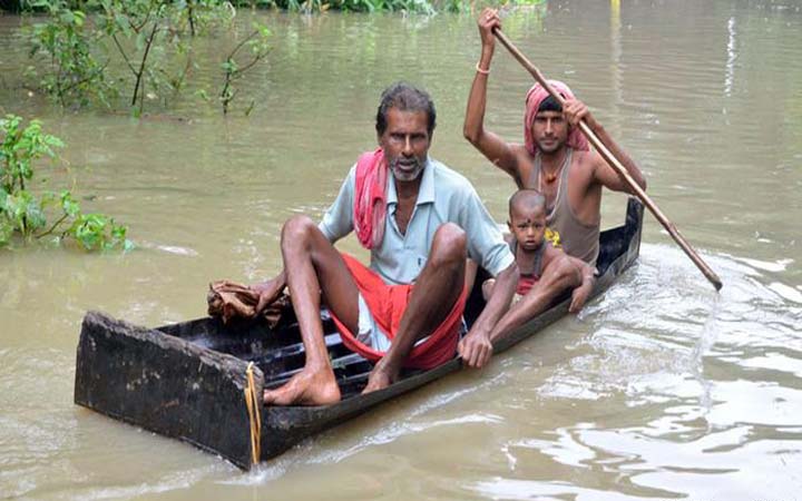 বৃষ্টিতে বিপর্যস্ত পশ্চিমবঙ্গ