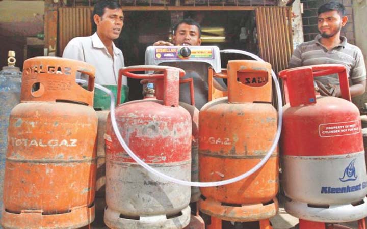 ফের দাম বাড়ল এলপিজি সিলিন্ডারের