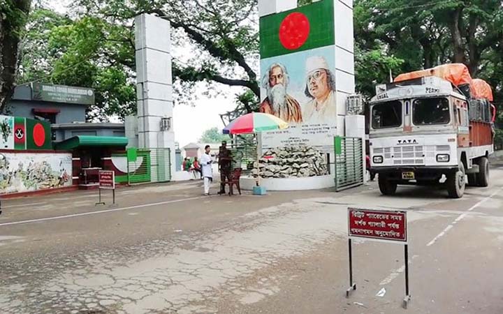 বেনাপোল কাস্টমসের ৩২ কর্মকর্তার বিরুদ্ধে মামলা