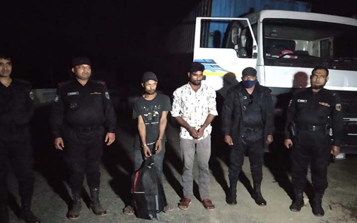 কক্সবাজারে ১৮২ বোতল ফেন্সিডিলসহ আটক ২