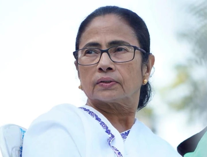 কংগ্রেস-মুক্ত বিরোধীর লক্ষ্যে মমতা
