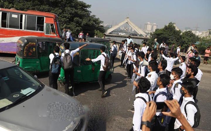 আজও শিক্ষার্থীদের সড়ক অবরোধ