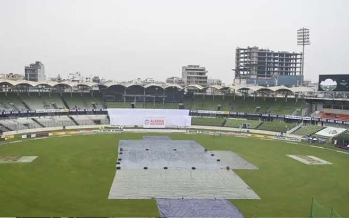 বৃষ্টিতে ভেসে গেল দ্বিতীয় দিনের প্রথম সেশন