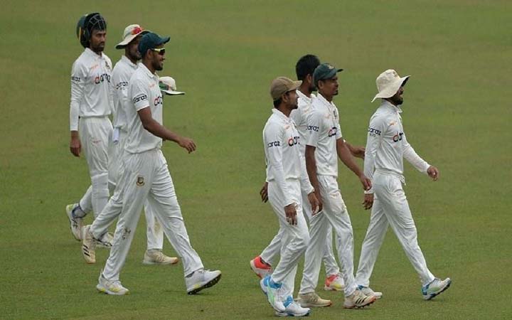 ৩৮ বলে দ্বিতীয় দিনের খেলা শেষ