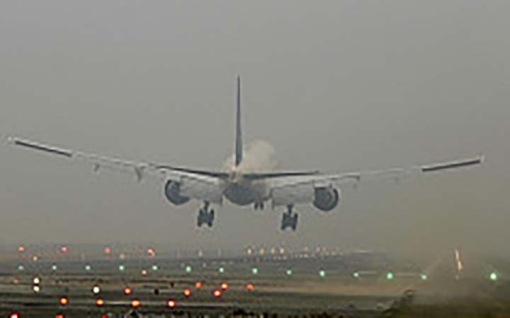 ১০ ঘণ্টা করে বিমান ওঠানামা বন্ধ, ভোগান্তি হযরত শাহজালালের যাত্রীদের