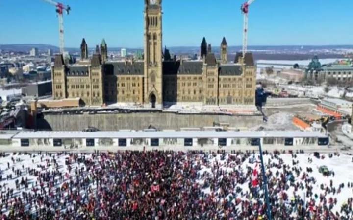 বিক্ষোভের জেরে কানাডার অটোয়ায় জরুরি অবস্থা জারি