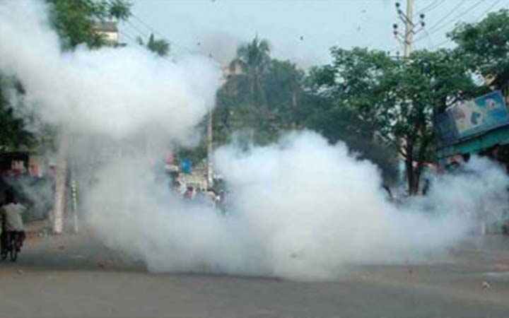 সাতকানিয়ায় নির্বাচনে গোলাগুলি, ককটেল বিস্ফোরণ