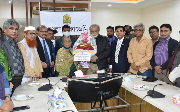 বাংলা একাডেমির সভাপতি পদে কথাসাহিত্যিক সেলিনা হোসেনের যোগদান