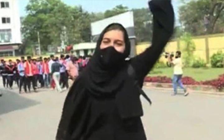 আমি হিজাব পরার অধিকার রক্ষার লড়াই চালিয়ে যাব : মুশকান খান