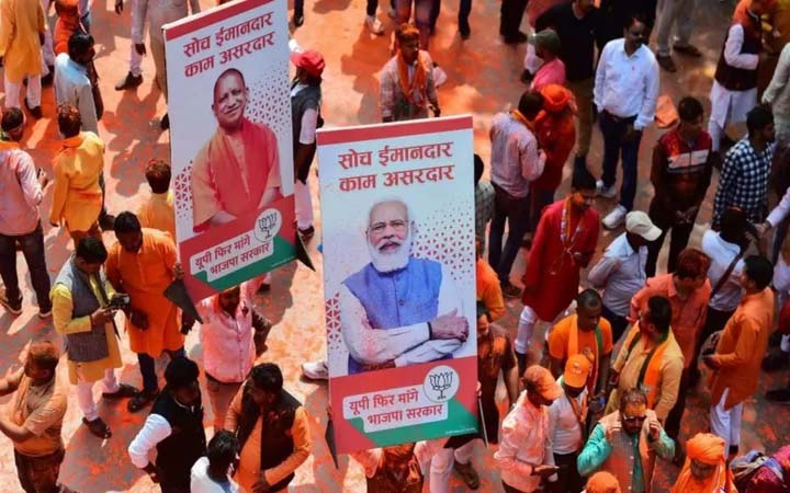 উত্তর প্রদেশে ফের বিজেপি, পাঞ্জাবে আসছে আম আদমি