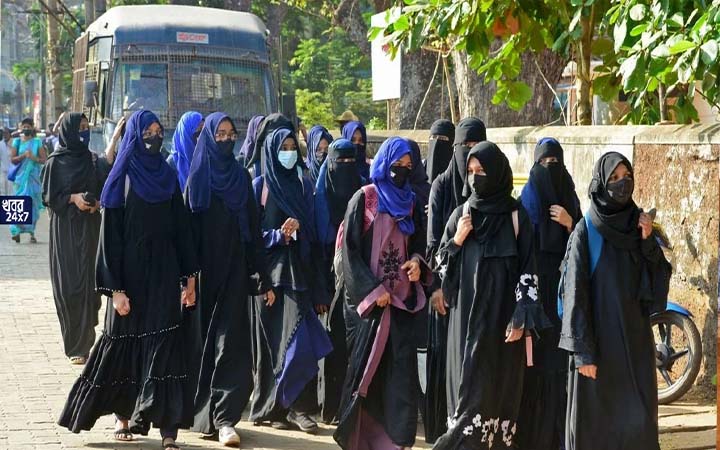 ইসলামে হিজাব বাধ্যতামূলক নয় : রায় কর্ণাটক হাইকোর্টের
