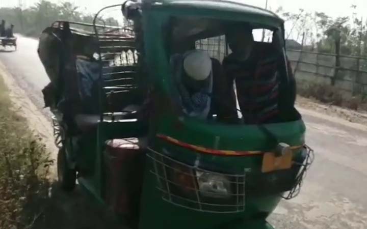 কুষ্টিয়ায় পিকআপ ও সিএনজির সংঘর্ষে নিহত ১
