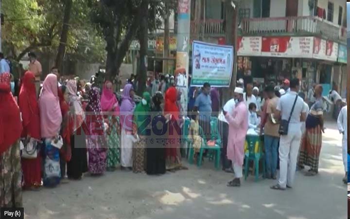 যশোরে টিসিবির পণ্য বিক্রি শুরু, প্রথম দিনে পাচ্ছে ৩৮ হাজার পরিবার