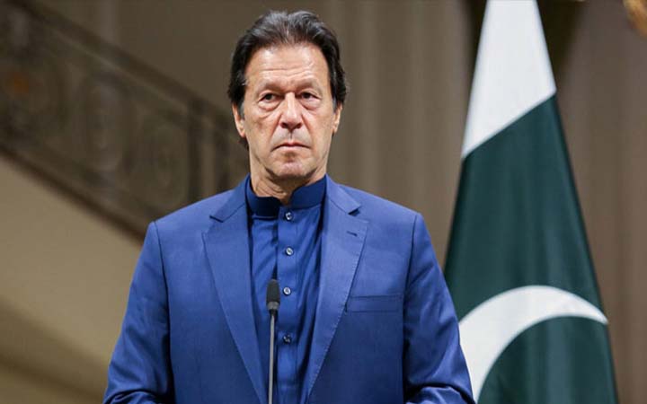 তত্ত্বাবধায়ক প্রধানমন্ত্রী নিয়োগের আগ পর্যন্ত ইমরান খান দায়িত্ব পালন করবেন