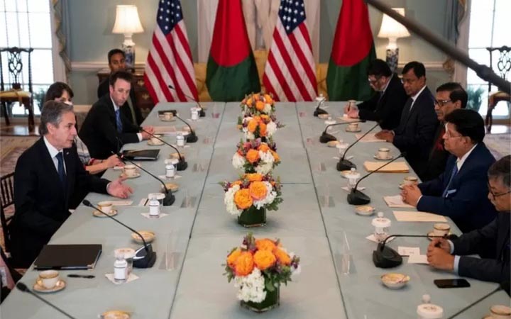 অনুরোধ আর আলোচনা দিয়ে কি মার্কিন নিষেধাজ্ঞা প্রত্যাহার করানো যাবে?