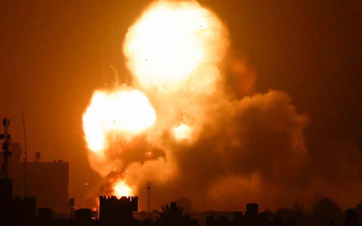 গাজা উপত্যকায় ইসরাইলের বিমান হামলা