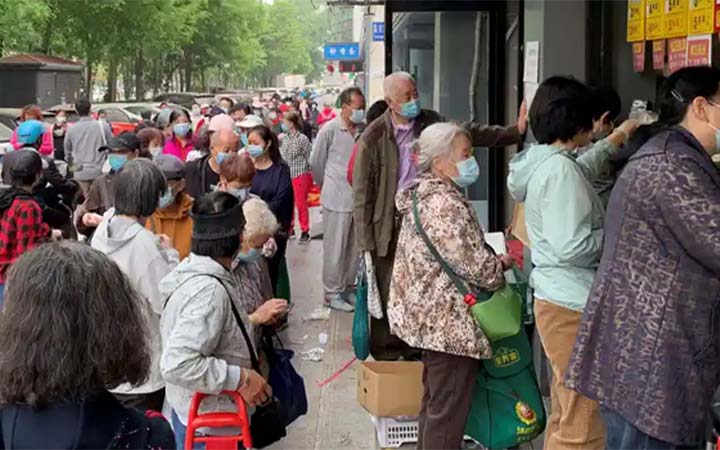 করোনার নতুন বিস্তার : সাংহাইয়ে রেকর্ড মৃত্যু, আতঙ্কে বেইজিং