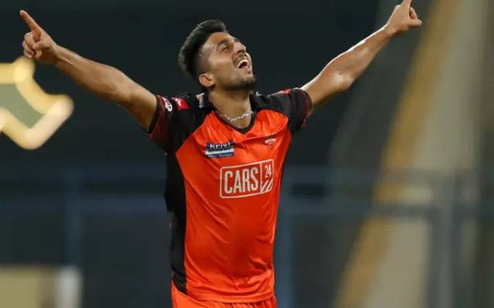 উমরান মালিক : কাশ্মীরের নেট বোলার থেকে ভারত ক্রিকেটের নতুন সেনসেশন