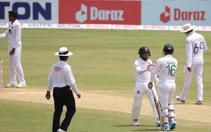 মুশফিক-লিটনের ব্যাটিংয়ে লিডের দ্বারপ্রান্তে বাংলাদেশ