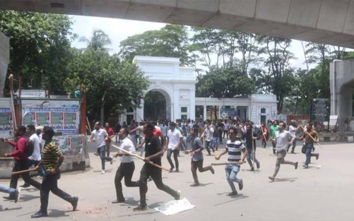 ঢাবি ক্যাম্পাসে ছাত্রলীগ-ছাত্রদল সংঘর্ষ
