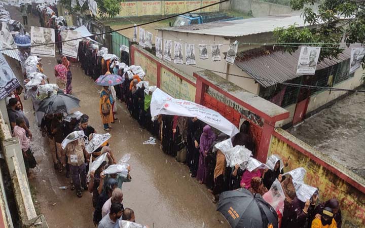 কুসিক নির্বাচন: ভোট উৎসবে বৃষ্টির হানা