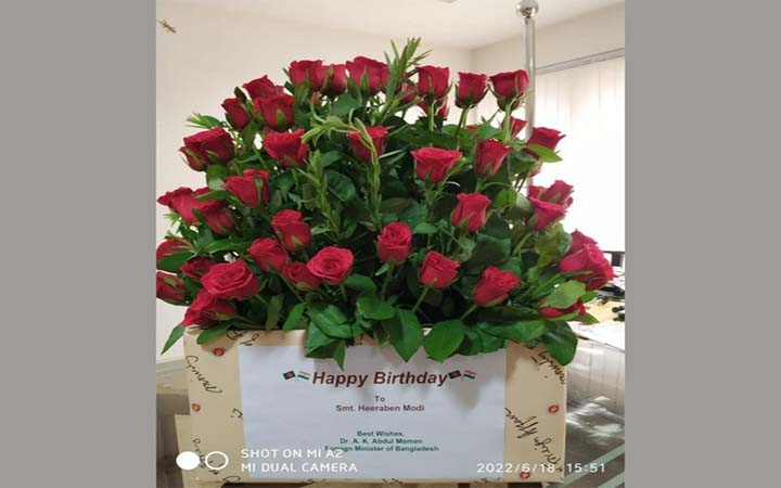 মোদির মায়ের শততম জন্মদিনে মোমেনের শুভেচ্ছা