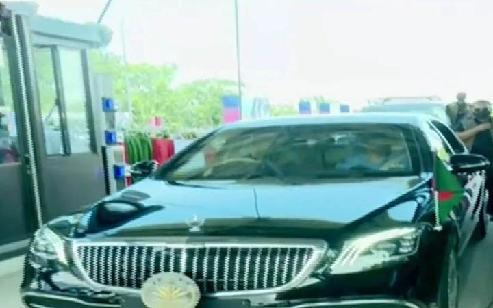 দ্বার খুললো পদ্মা সেতুর, পাড়ি দিলেন প্রধানমন্ত্রী