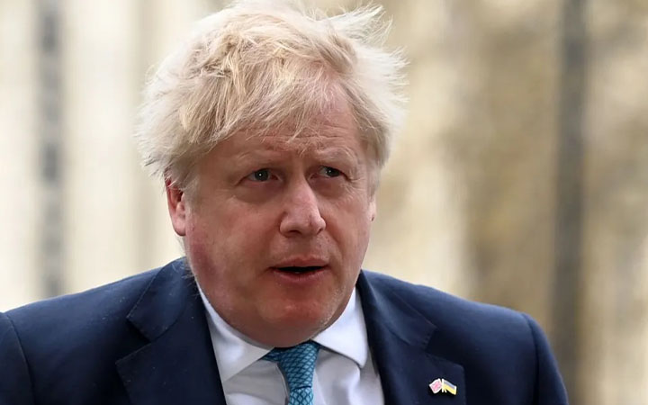 ‘পুতিন নারী হলে এমন যুদ্ধ বাঁধাতেন না’